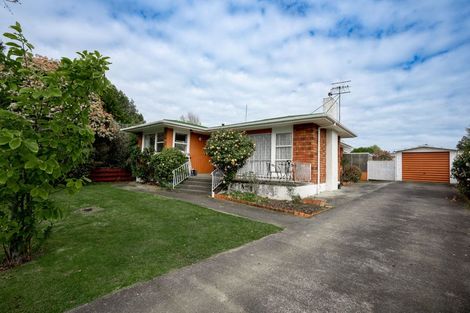 Photo of property in 72 Lethbridge Street, Feilding, 4702