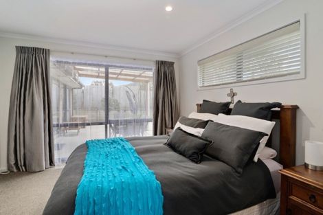 Photo of property in 25 Hamon Place, Pukehangi, Rotorua, 3015