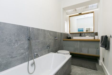 Photo of property in 11 Mcintyre Avenue, Mount Victoria, Wellington, 6011