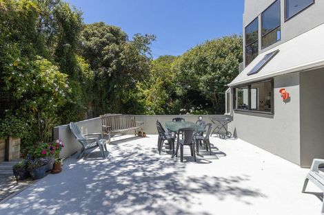 Photo of property in 21 Gordon Road, Plimmerton, Porirua, 5026