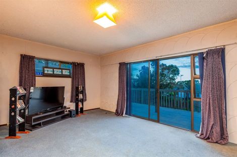 Photo of property in 212 Royal Road, Massey, Auckland, 0614