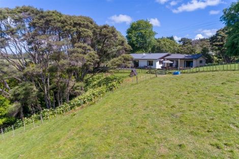 Photo of property in 1310 Old North Road, Helensville, 0875