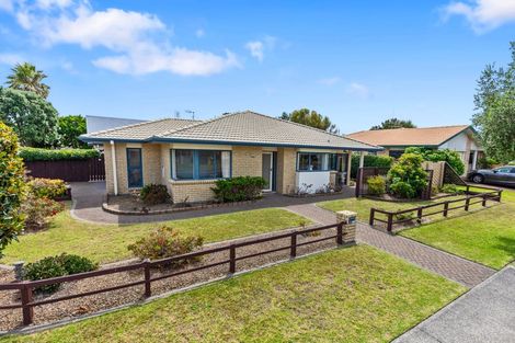 Photo of property in 10 Sandhurst Drive, Papamoa Beach, Papamoa, 3118