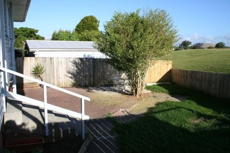 Photo of property in 47 Cardiff Road, Pakuranga, Auckland, 2010