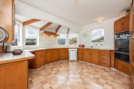 Photo of property in 52 Oriel Avenue, Tawa, Wellington, 5028