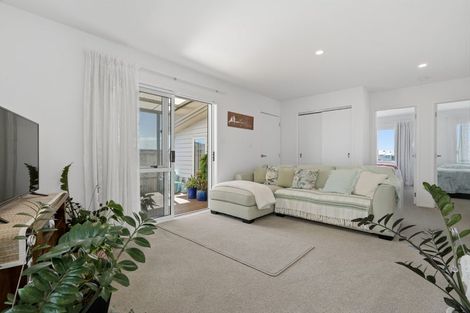 Photo of property in 11 Kamahi Crescent, Papamoa Beach, Papamoa, 3118