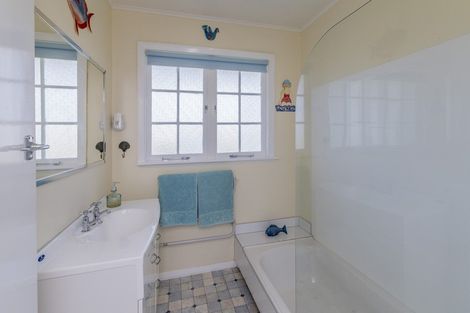 Photo of property in 18 Kirk Street, Otaki, 5512