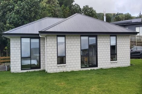 Photo of property in 1 Blackhawk Close, Kinloch, Taupo, 3377