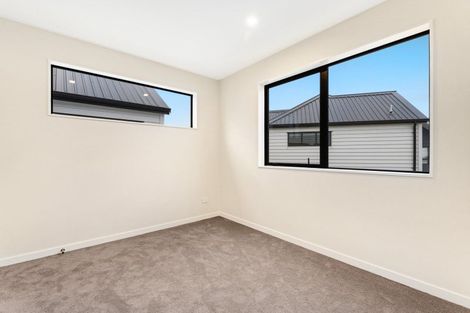 Photo of property in 10 Babos Avenue, Kumeu, 0810