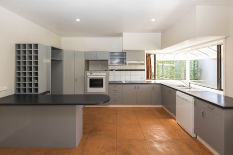 Photo of property in 30 Hamilton Avenue, Ilam, Christchurch, 8041