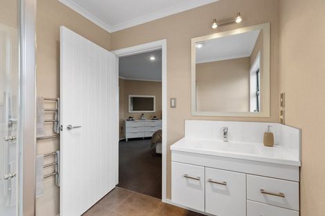 Photo of property in 62 Rosalie Terrace, Kelvin Grove, Palmerston North, 4414