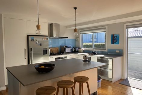 Photo of property in 41 Yeovil Road, Te Atatu Peninsula, Auckland, 0610