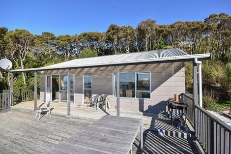 Photo of property in 3 Riverside Road, Taieri Mouth, 9091