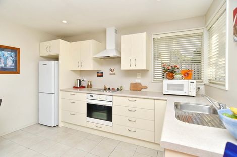 Photo of property in 2/107 Staveley Street, Avonhead, Christchurch, 8042