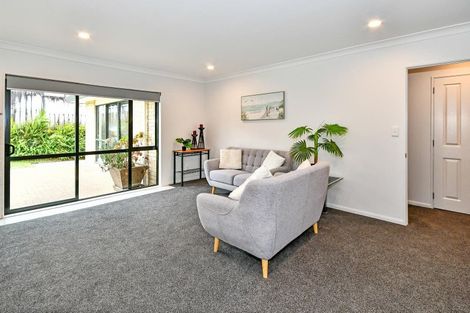 Photo of property in 15 Rathmar Drive, Manurewa, Auckland, 2105