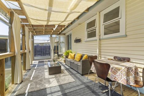 Photo of property in 19 Freyberg Street, Levin, 5510