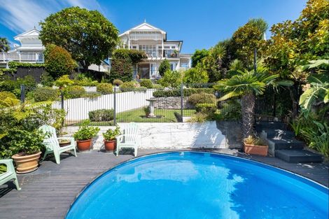 Photo of property in 11 Lincoln Road, Bluff Hill, Napier, 4110