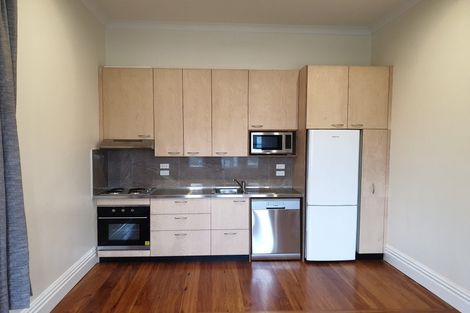 Photo of property in 47 Fairview Crescent, Kelburn, Wellington, 6012