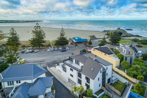 Photo of property in 4/20 Esplanade, Sumner, Christchurch, 8081
