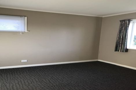 Photo of property in 868 East Coast Road, Northcross, Auckland, 0630