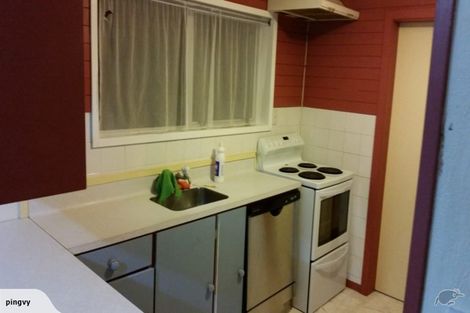 Photo of property in 2/35 Seabrook Avenue, New Lynn, Auckland, 0600