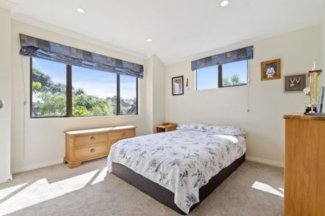 Photo of property in 44 Grammar School Road, Pakuranga, Auckland, 2010