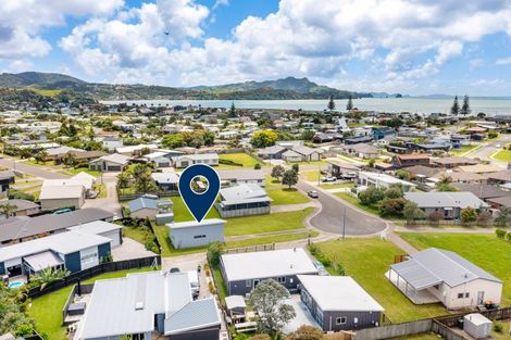 Photo of property in 6 Rena Place, Whitianga, 3510