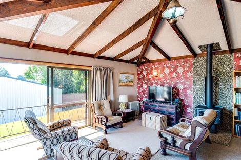 Photo of property in 208 Caroline Place, Mayfair, Hastings, 4122