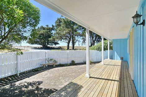 Photo of property in 19 South Crescent, Amberley, 7481