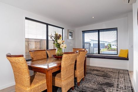 Photo of property in 10 Knightia Drive, Papamoa Beach, Papamoa, 3118