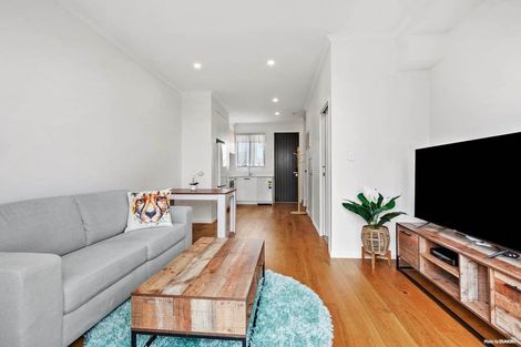 Photo of property in 93 Waipuhinui Way, Wiri, Auckland, 2104