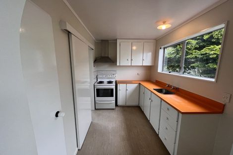 Photo of property in 34b Colchester Crescent, Newlands, Wellington, 6037