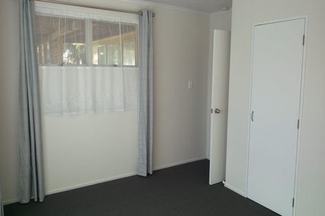Photo of property in 325 Roscommon Road, Clendon Park, Auckland, 2103