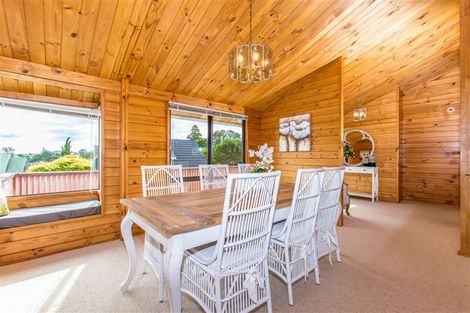 Photo of property in 16 Sunnynook Road, Sunnynook, Auckland, 0620