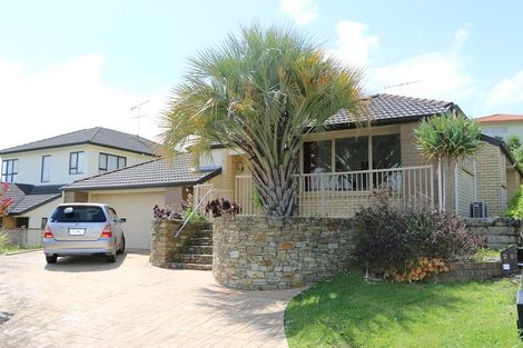 Photo of property in 28 Black Teal Close, Unsworth Heights, Auckland, 0632