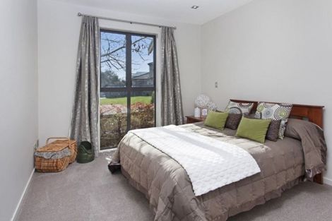 Photo of property in 17 Taunton Green, Papanui, Christchurch, 8052