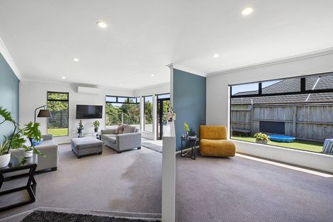 Photo of property in 16 Karina Road, Merrilands, New Plymouth, 4312