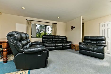 Photo of property in 46 Vintage Drive, Henderson, Auckland, 0612