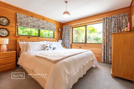 Photo of property in 1 Bathurst Street, Silverstream, Upper Hutt, 5019