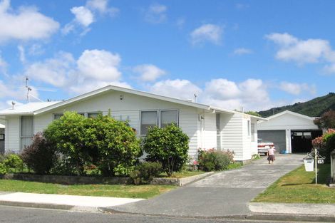 Photo of property in 15 Shanly Street, Brown Owl, Upper Hutt, 5018