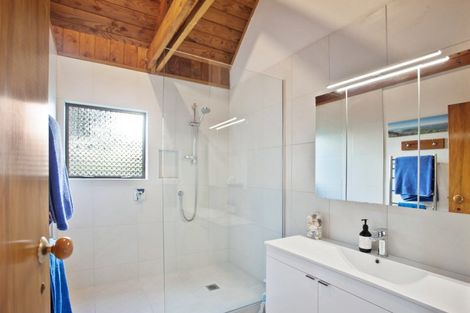 Photo of property in 21 Du Fresne Place, Russell, 0202