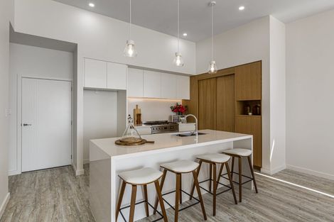 Photo of property in 8a Crispe Road, Clarks Beach, 2122