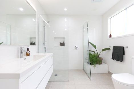 Photo of property in 1/26 Bryers Place, Bayview, Auckland, 0629