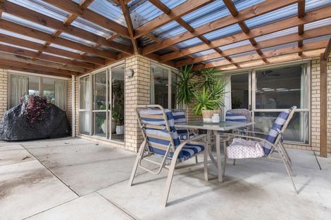 Photo of property in 40 Maesbury Close, Papamoa Beach, Papamoa, 3118