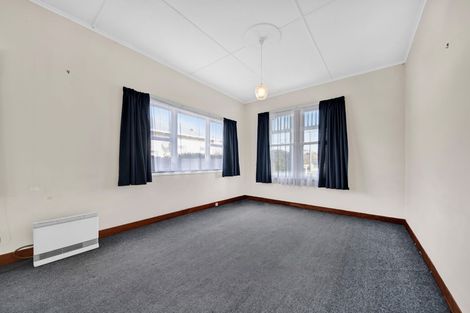 Photo of property in 10 Burns Street, Hawera, 4610
