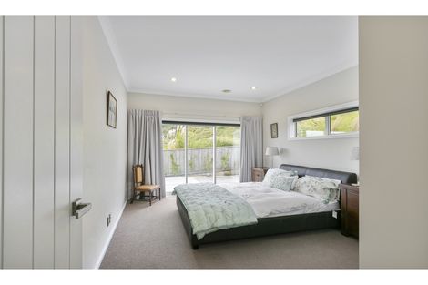 Photo of property in 15 Canary Way, Whitby, Porirua, 5024