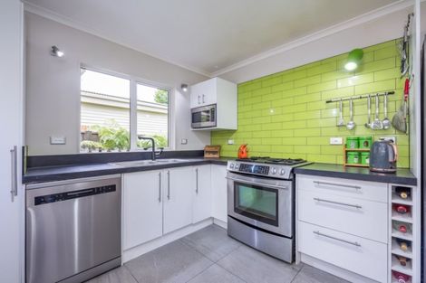 Photo of property in 22 Bridge Road, Birchville, Upper Hutt, 5018