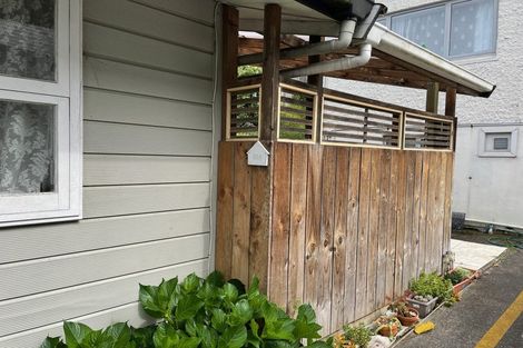 Photo of property in 35 Wairau Road, Forrest Hill, Auckland, 0627