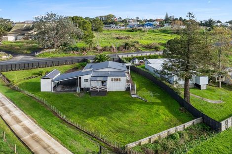 Photo of property in 30 Centennial Park Road, Wellsford, 0900