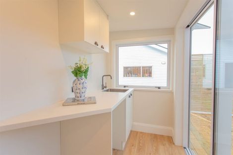 Photo of property in 37 Somerfield Street, Somerfield, Christchurch, 8024